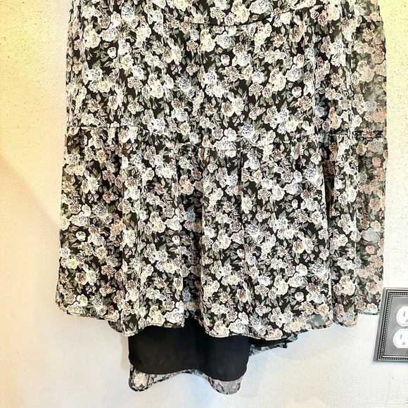 Lush Womens MIDI Dress W/ Puff Sleeve In Black Multi Floral- Size Large - Picture 6 of 14